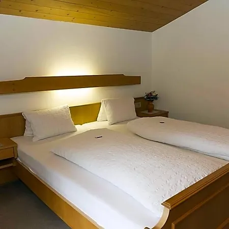 With A Feel -good Character In Hotell